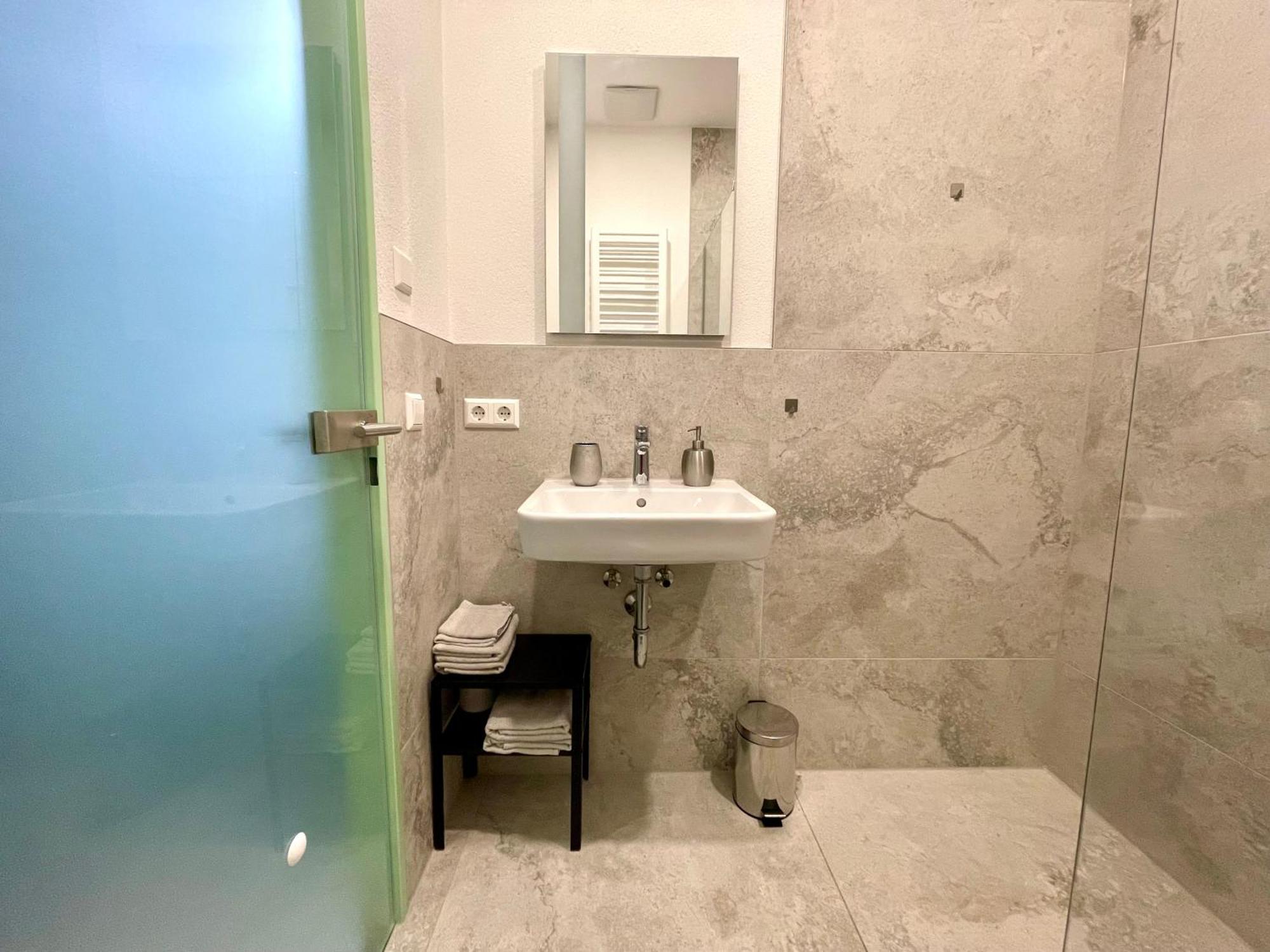 Neu Wunderschoenenes Weisses Apartament Am Schloessle Zentrum Goldstadt Pforzheim Eksteriør bilde