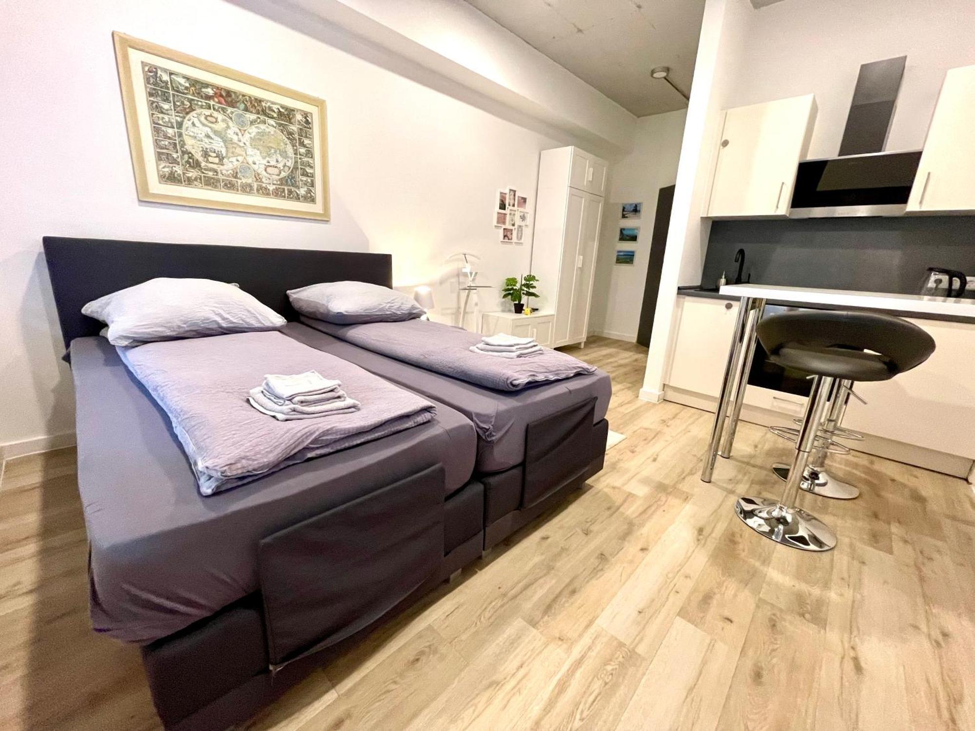 Neu Wunderschoenenes Weisses Apartament Am Schloessle Zentrum Goldstadt Pforzheim Eksteriør bilde