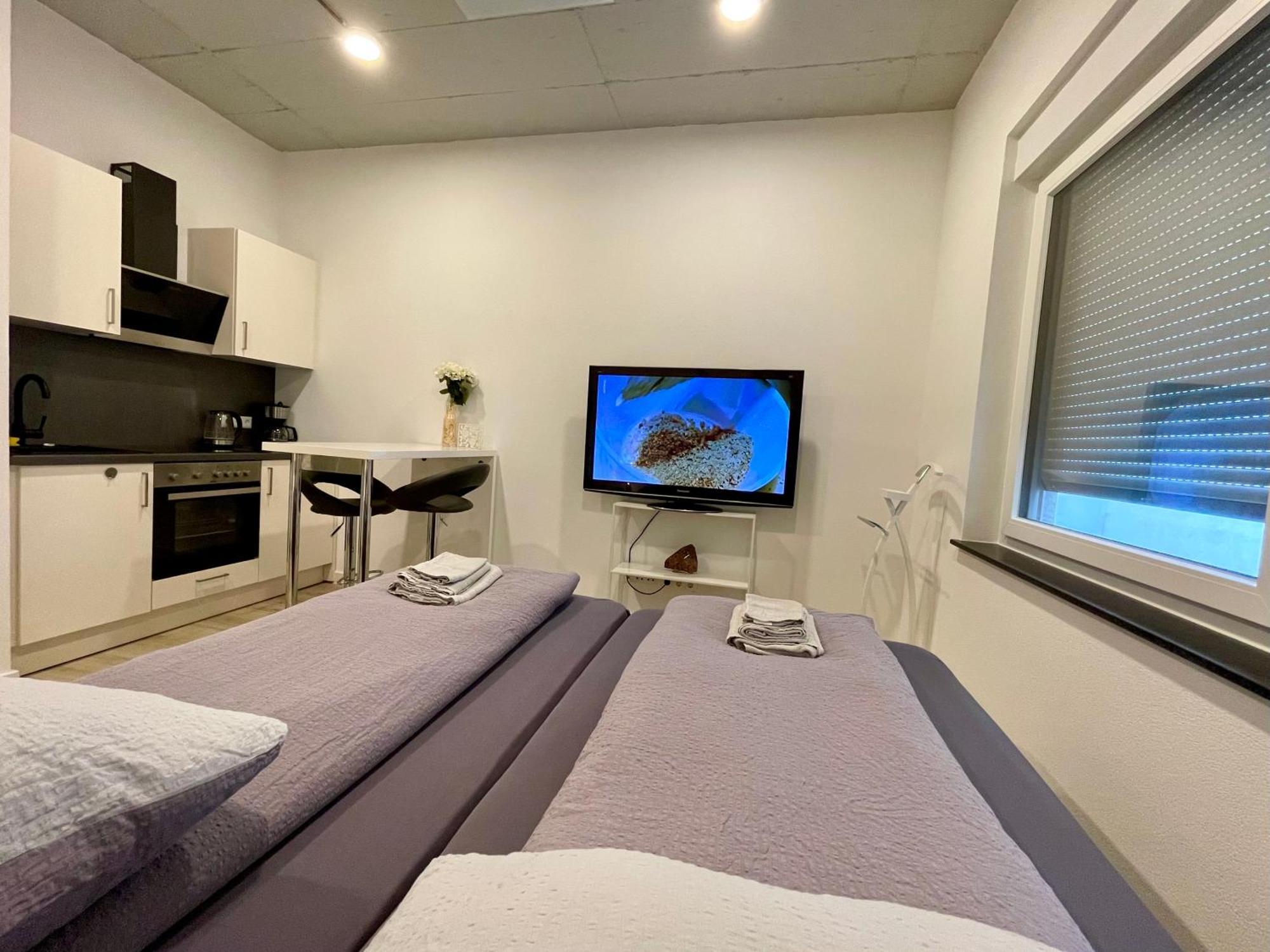 Neu Wunderschoenenes Weisses Apartament Am Schloessle Zentrum Goldstadt Pforzheim Eksteriør bilde