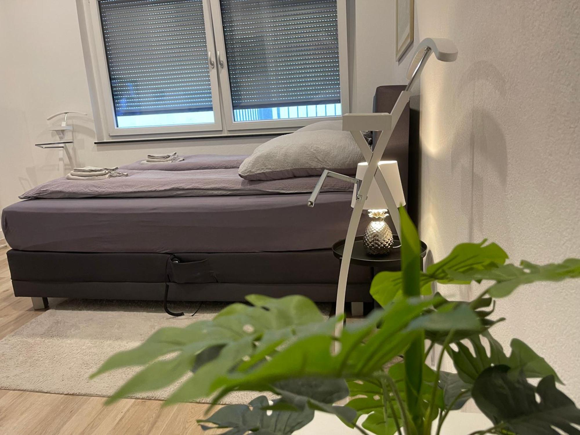 Neu Wunderschoenenes Weisses Apartament Am Schloessle Zentrum Goldstadt Pforzheim Eksteriør bilde