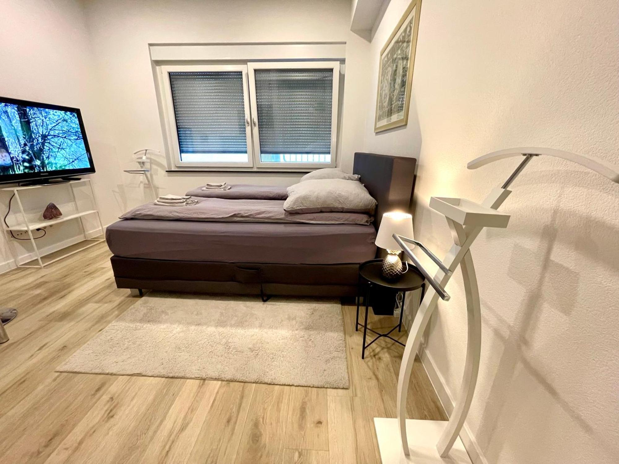 Neu Wunderschoenenes Weisses Apartament Am Schloessle Zentrum Goldstadt Pforzheim Eksteriør bilde