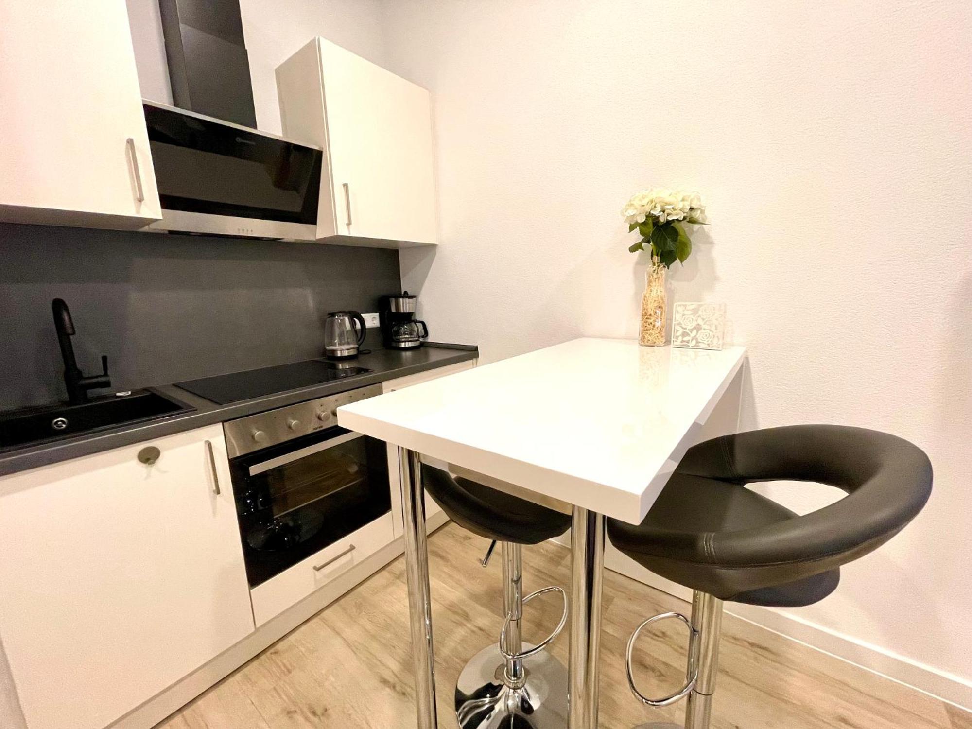 Neu Wunderschoenenes Weisses Apartament Am Schloessle Zentrum Goldstadt Pforzheim Eksteriør bilde